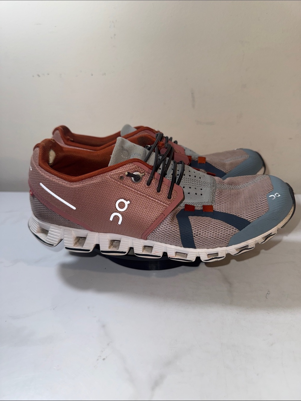 “SOLD” On Cloud Women’s 70/30 Running Shoes in Dustrose/Quartz - Size 7.5